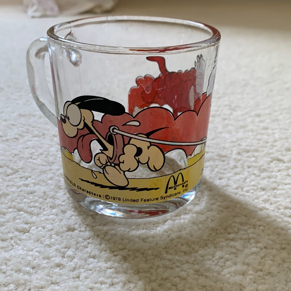 Vintage 1978 McDonald’s Jim Davis Garfield glass mug